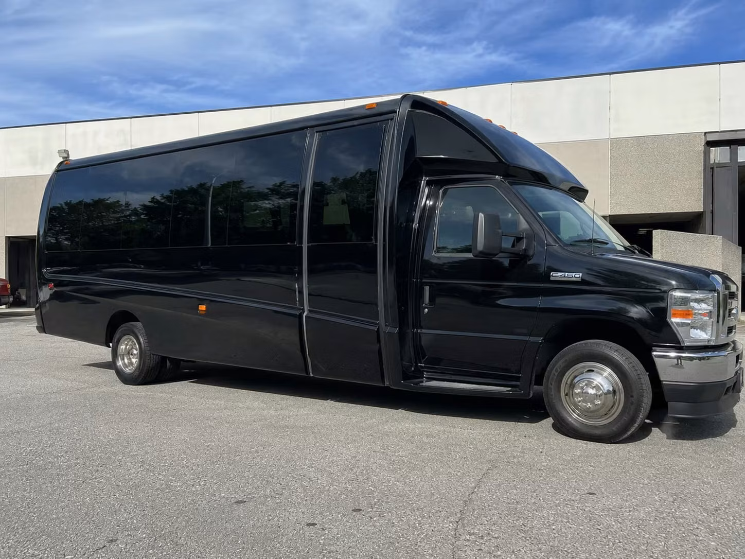 santa rosa 20 passenger minibus rental