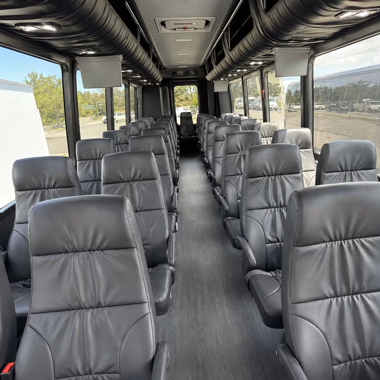 santa rosa 25 passenger minibus rental